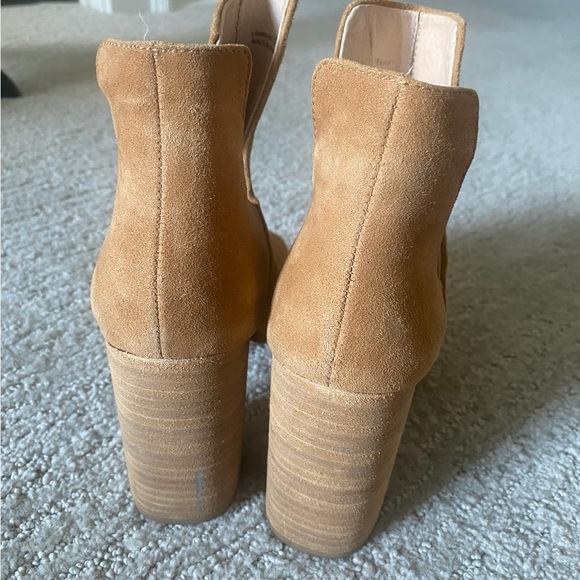 Kristin Cavalarri Chinese Laundry booties. Excellent used condition. Size 7.5 - Picture 3 of 7